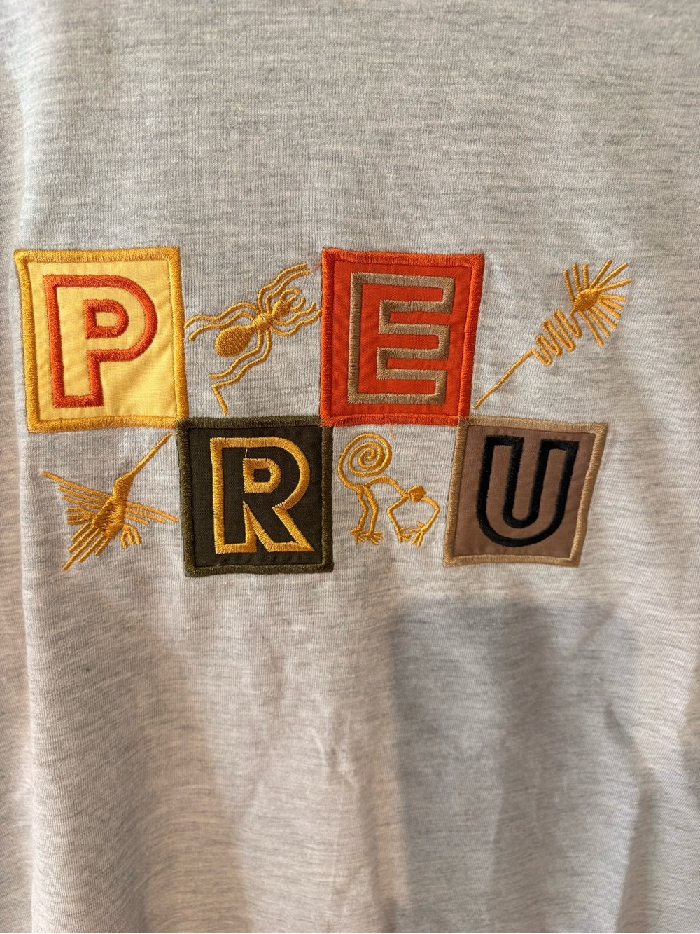 Gray 'PERU' Embroidered Tee with Colorblock Lettering - Picture 2 of 3
